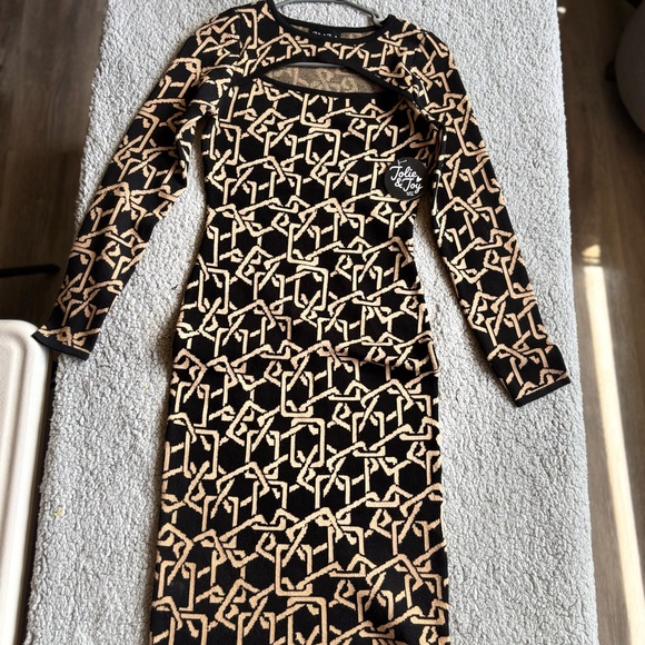 Dresses & Skirts - Elegant Black and Gold Patterned Dress